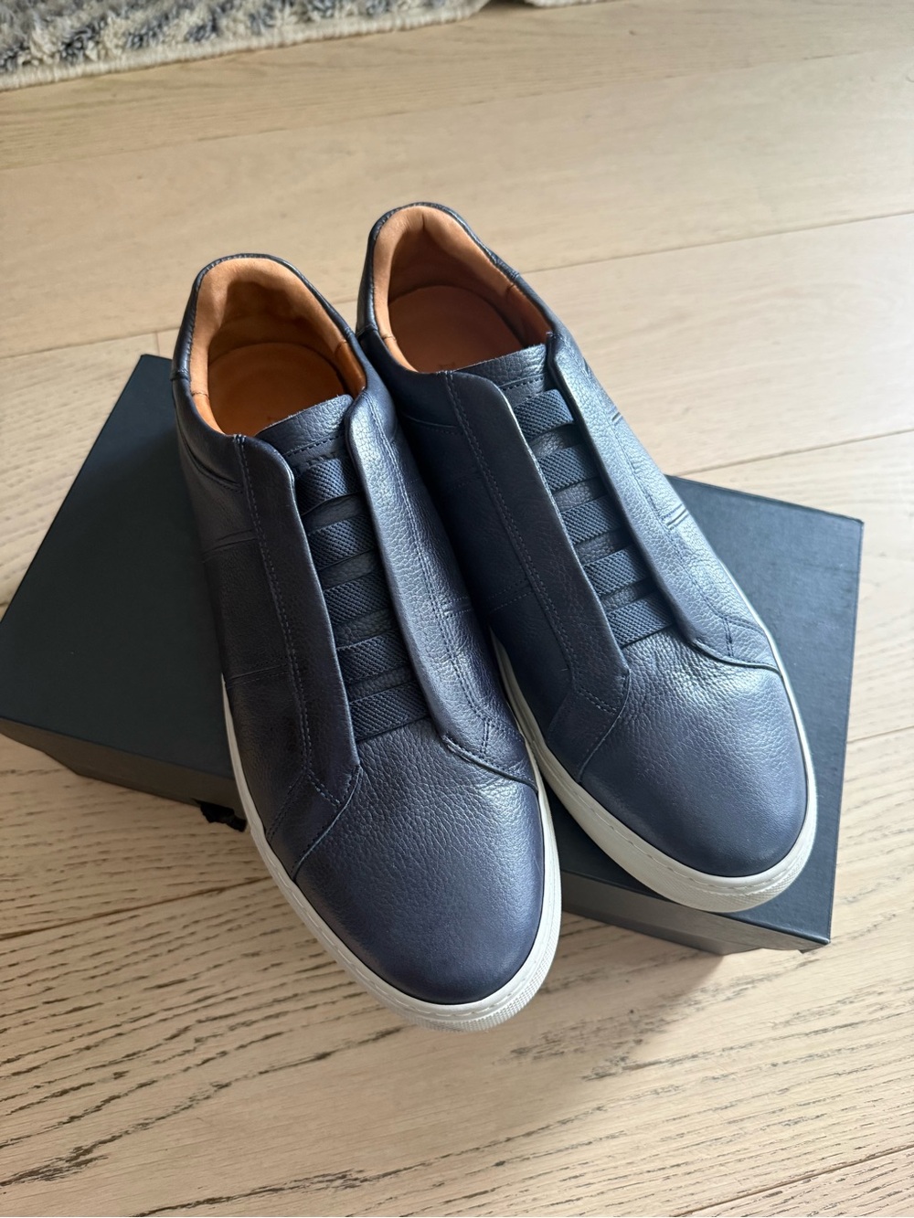 Allen Edmonds Leather Slip-On Sneakers in Navy